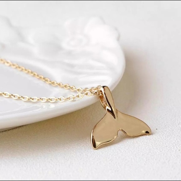 Delicate Gold 🖤 Nautical Whale Necklace - Picture 2 of 5